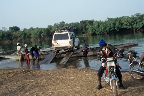 https://www.transafrika.org/media/Bilder Guinea/fluss afrika.jpg